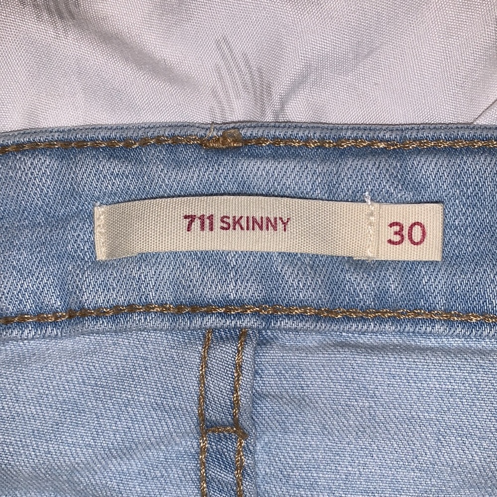 LEVI’s 711 Ripped Mid Rise Skinny Jeans - Picture 2 of 4